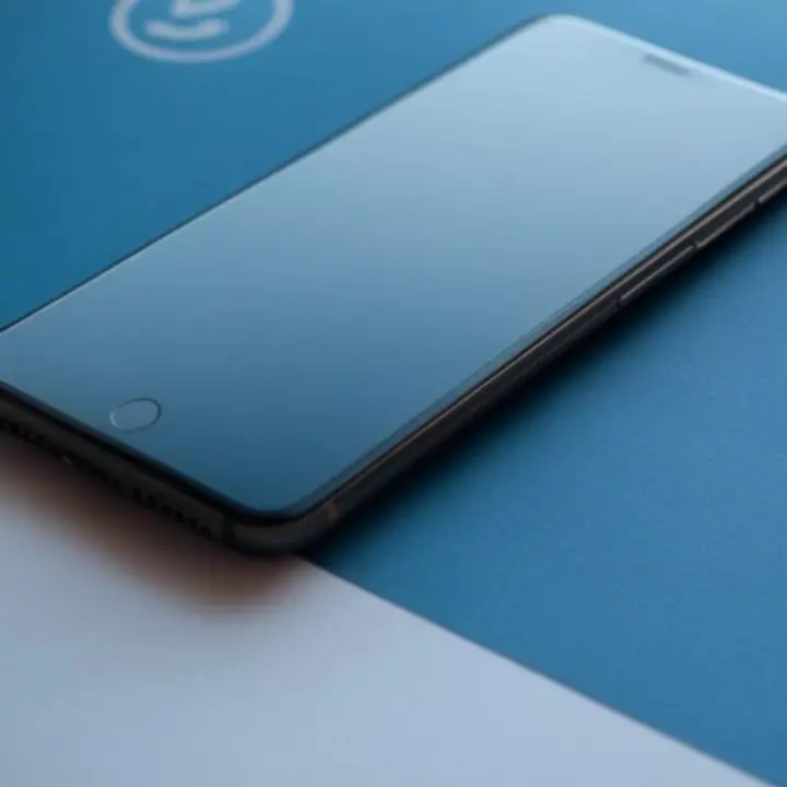 Zbliżenie szczegółów urządzenia elektronicznego w porównywarce Smart Shop PL